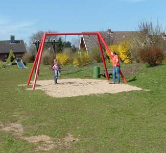 03_Raja-Spielplatz_002_325x300